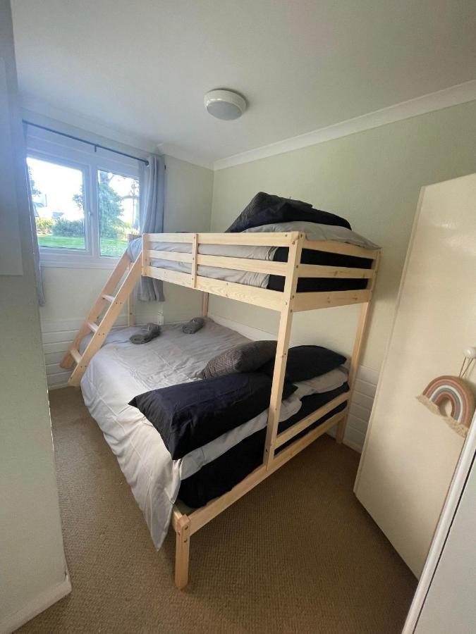 2 Bedroom Holiday Chalet Near Bude Kilkhampton Exterior photo