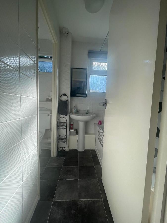 2 Bedroom Holiday Chalet Near Bude Kilkhampton Exterior photo