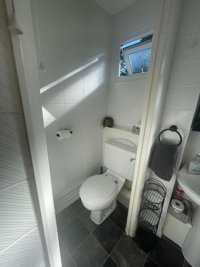 2 Bedroom Holiday Chalet Near Bude Kilkhampton Exterior photo