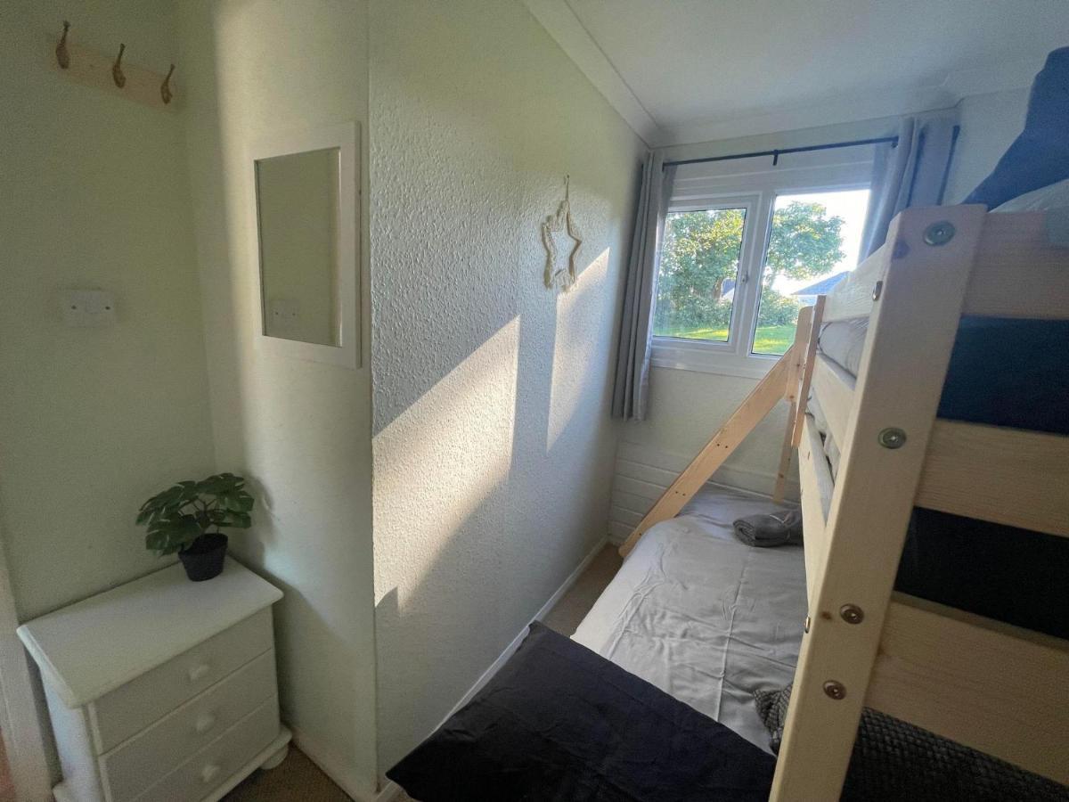 2 Bedroom Holiday Chalet Near Bude Kilkhampton Exterior photo