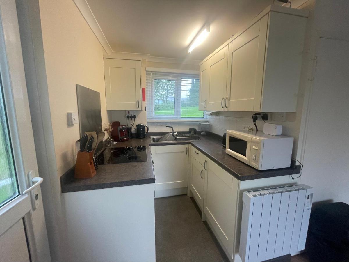 2 Bedroom Holiday Chalet Near Bude Kilkhampton Exterior photo