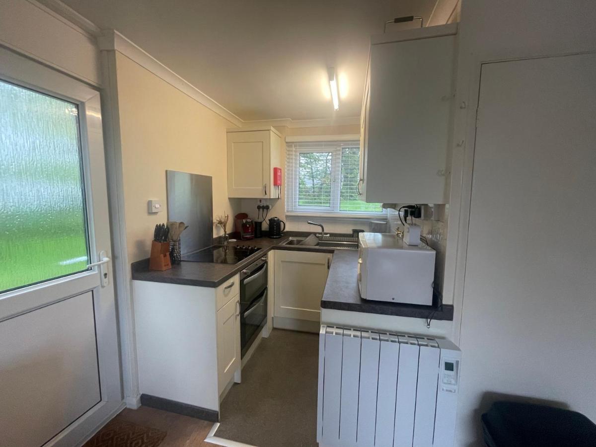 2 Bedroom Holiday Chalet Near Bude Kilkhampton Exterior photo